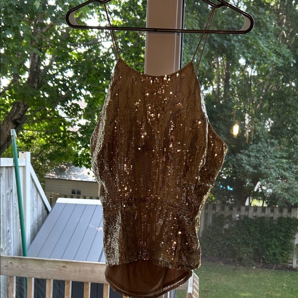 Dynamite Gold Top - Picture 1 of 3